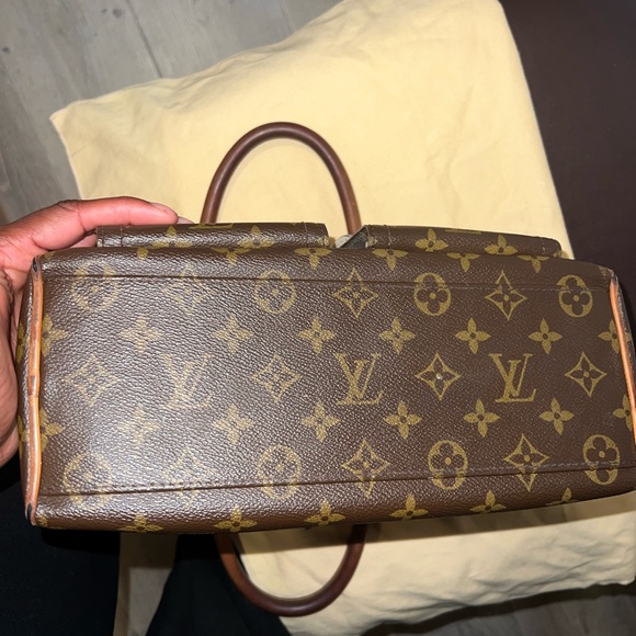 Authentic Louis Vuitton Manhattan Pm - Picture 3 of 12